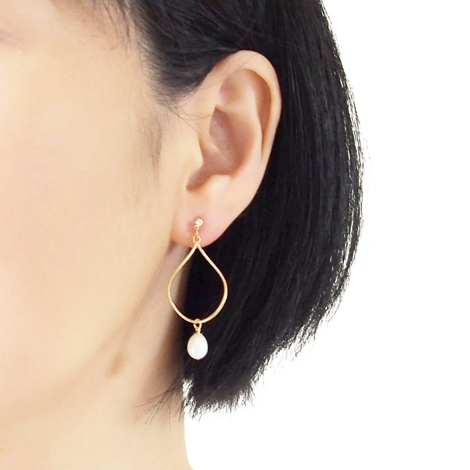 Freshwater pearl invisible clip on hoop earrings