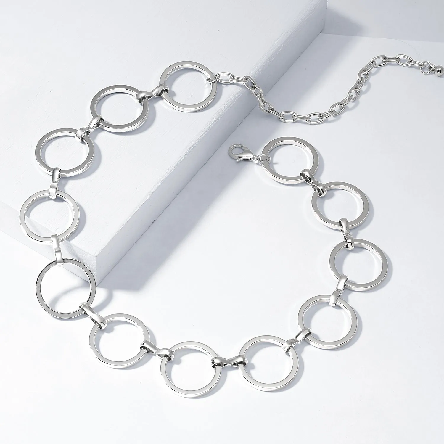 Geometric Retro Mod Fashion Circle Choker Necklace in Silver Tone Metal