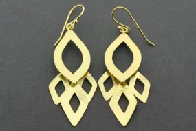 Hakea drop earring - gold plated