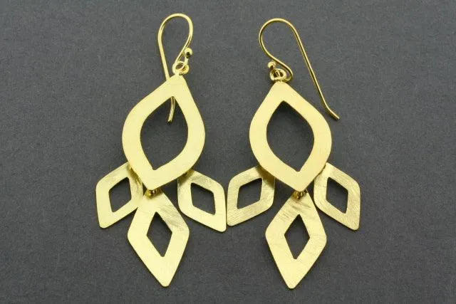 Hakea drop earring - gold plated