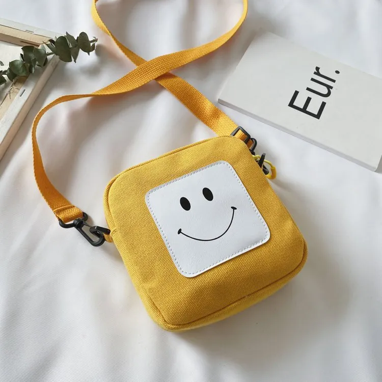 Wholesale Canvas Smiley Cute Messenger Bag JDC-SD-KR045